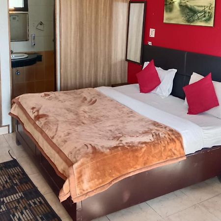 Shikha Resort Ewentbliz Bhīm Tāl Buitenkant foto