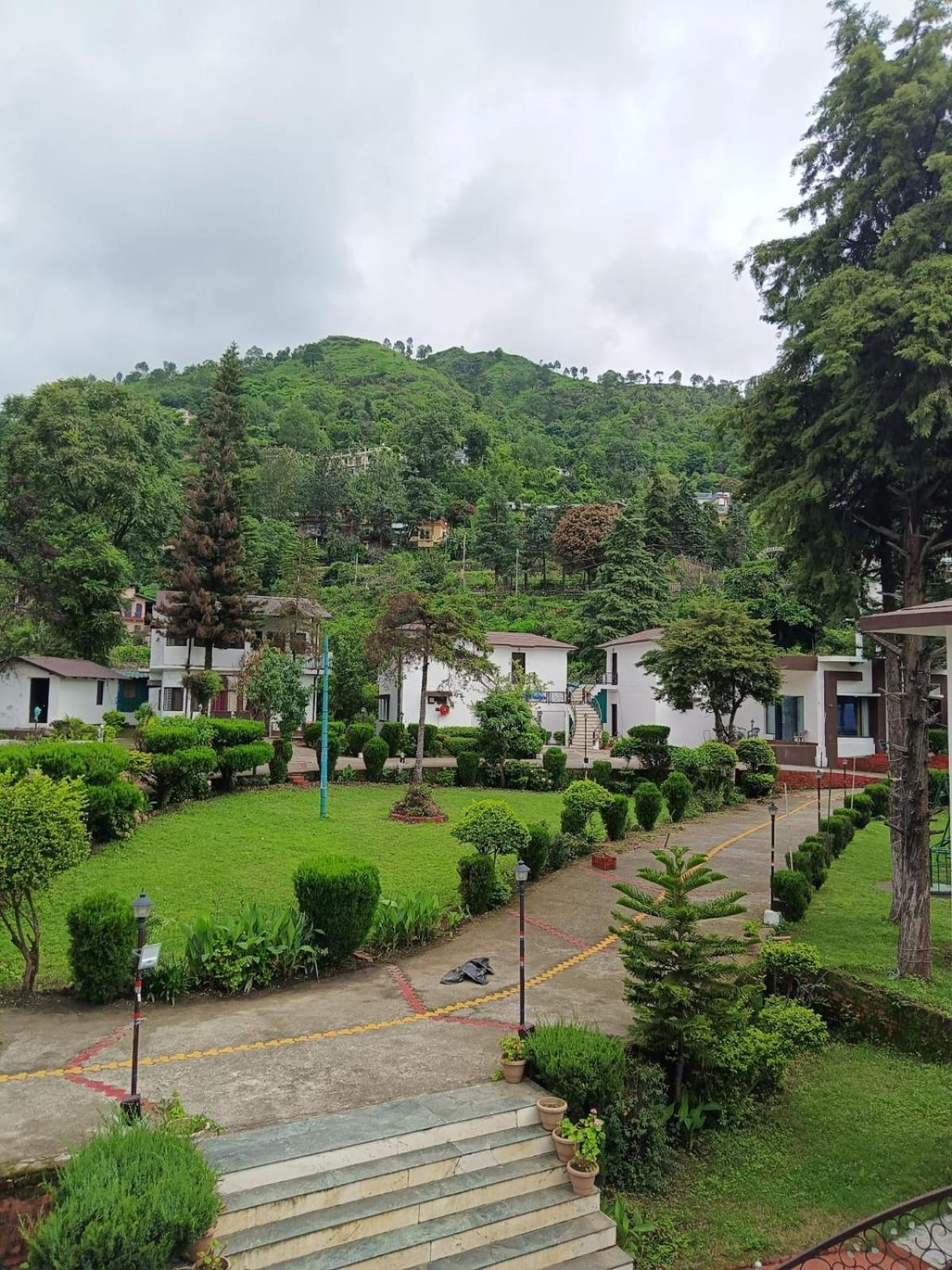 Shikha Resort Ewentbliz Bhīm Tāl Buitenkant foto