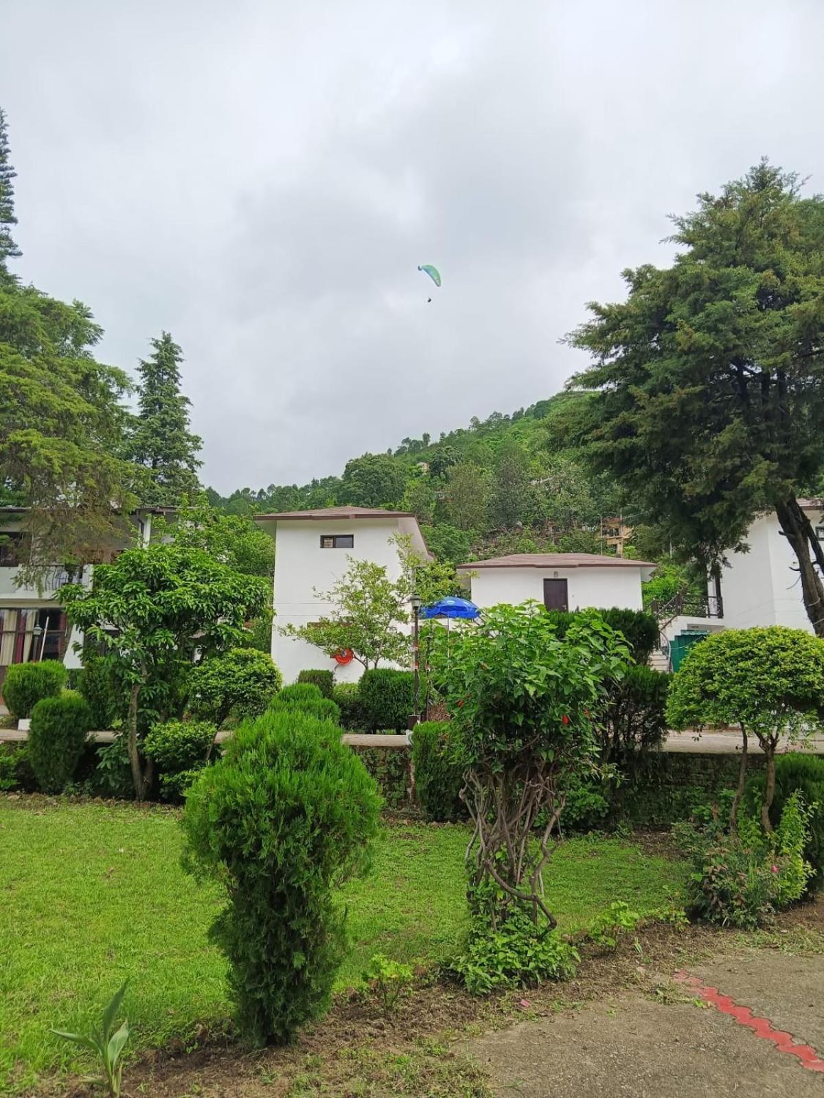 Shikha Resort Ewentbliz Bhīm Tāl Buitenkant foto