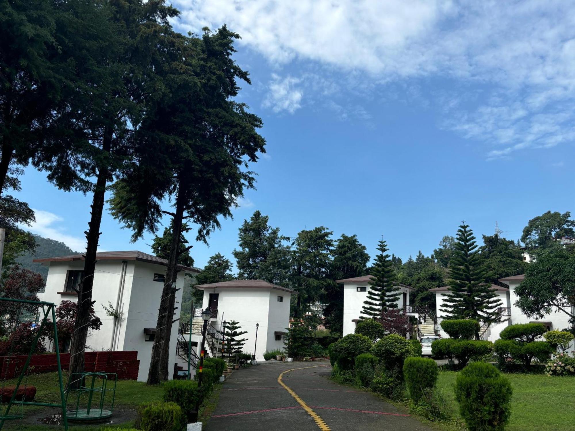 Shikha Resort Ewentbliz Bhīm Tāl Buitenkant foto
