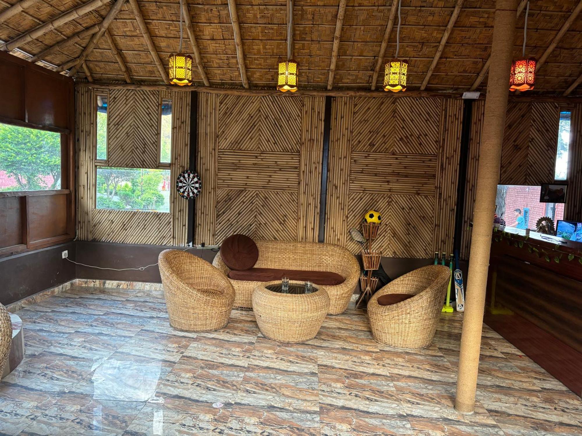 Shikha Resort Ewentbliz Bhīm Tāl Buitenkant foto
