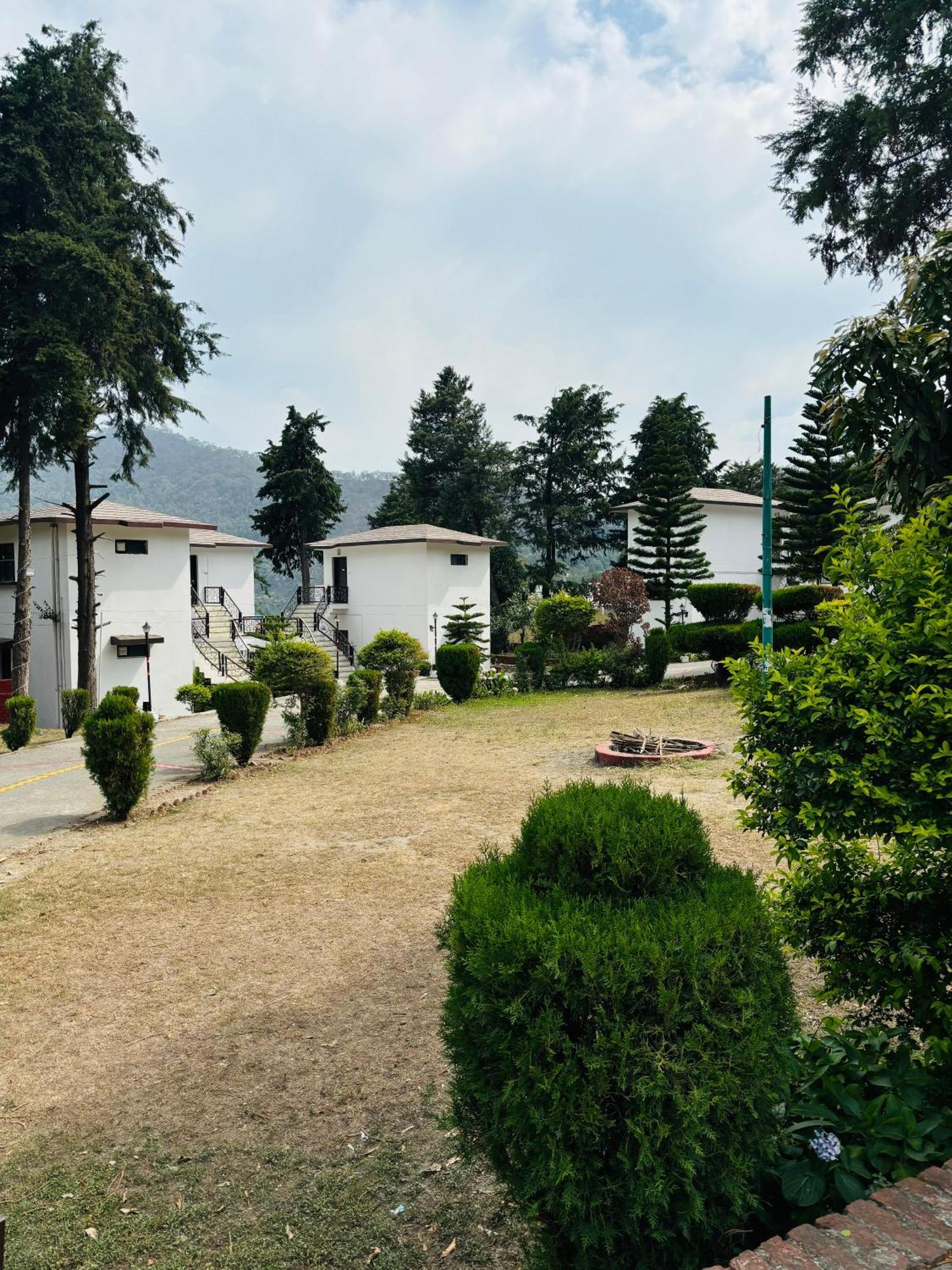 Shikha Resort Ewentbliz Bhīm Tāl Buitenkant foto
