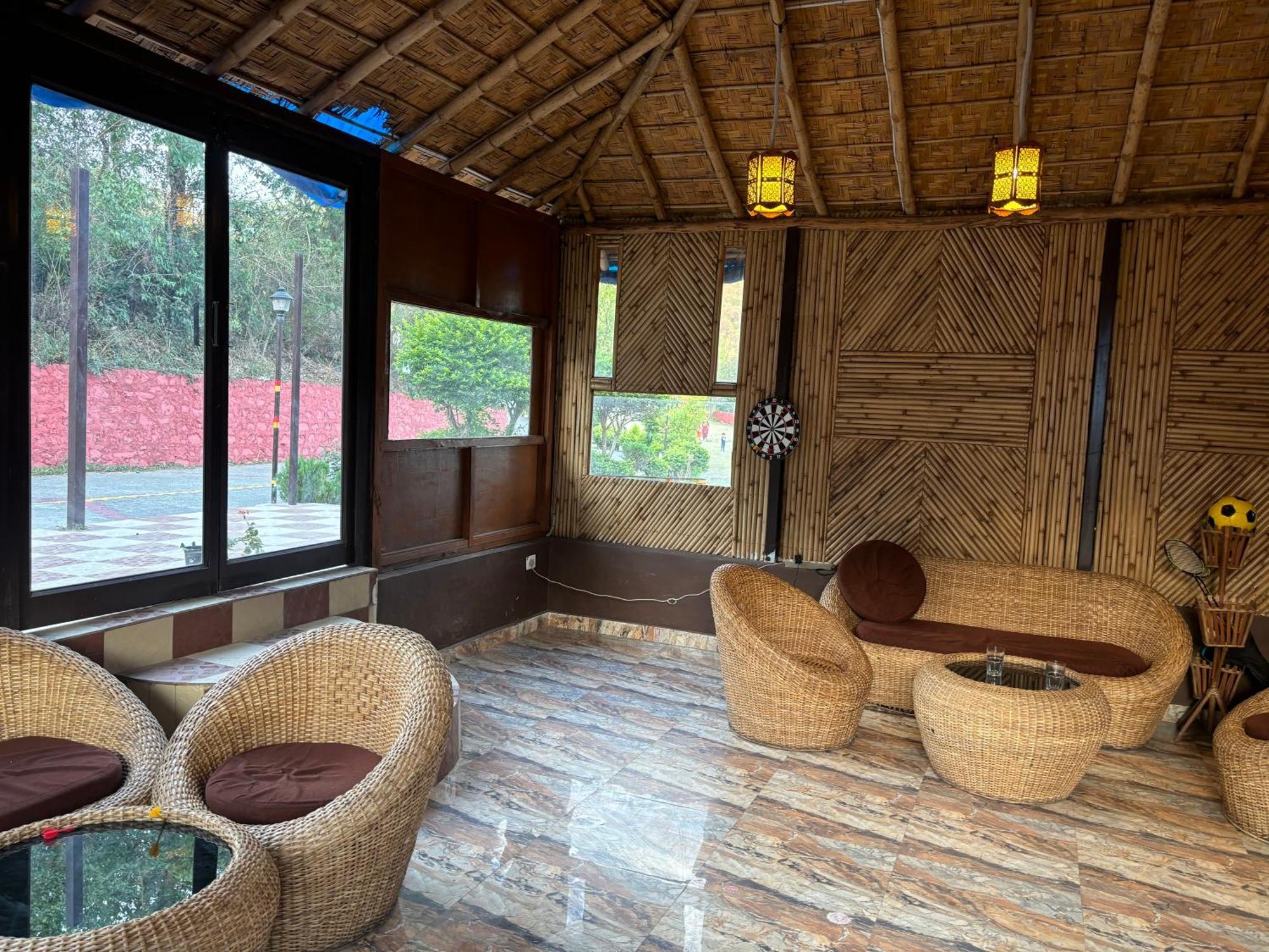 Shikha Resort Ewentbliz Bhīm Tāl Buitenkant foto