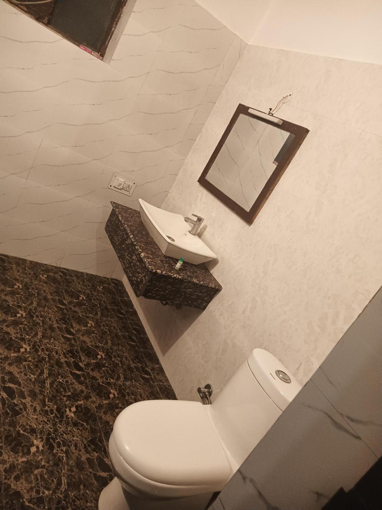Shikha Resort Ewentbliz Bhīm Tāl Buitenkant foto