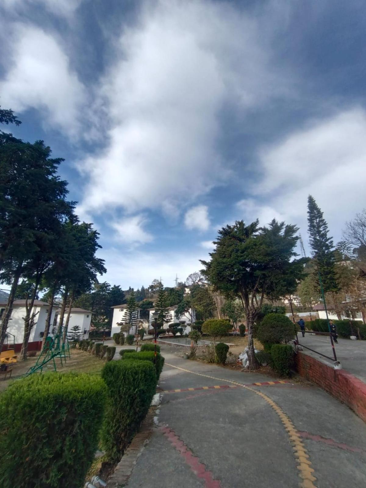 Shikha Resort Ewentbliz Bhīm Tāl Buitenkant foto